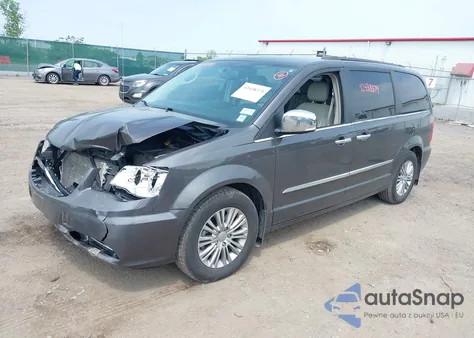 2015 Chrysler Town & Country Touring-L z USA, uszkodzony, nr VIN 2C4RC1CG2FR677644